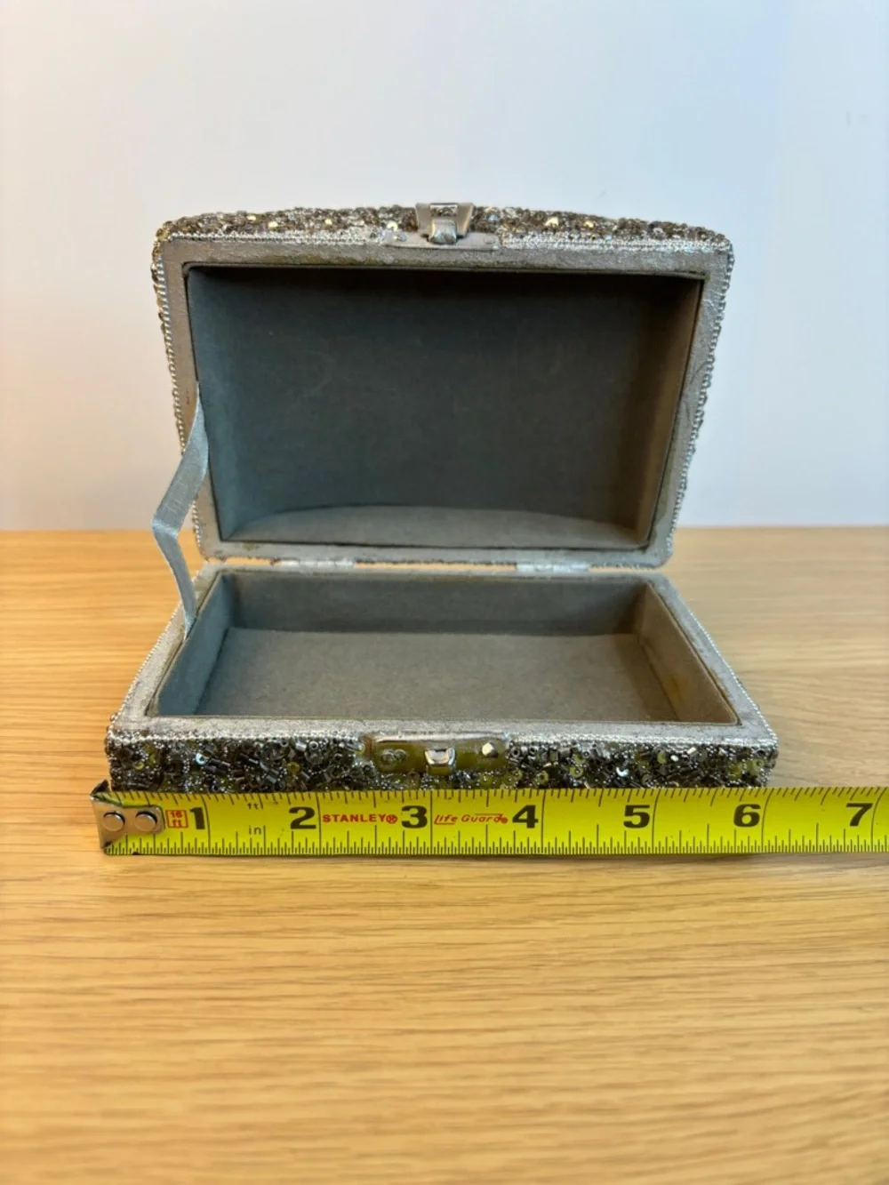 Silver Sequin/Glass Beaded Trinket Box‎